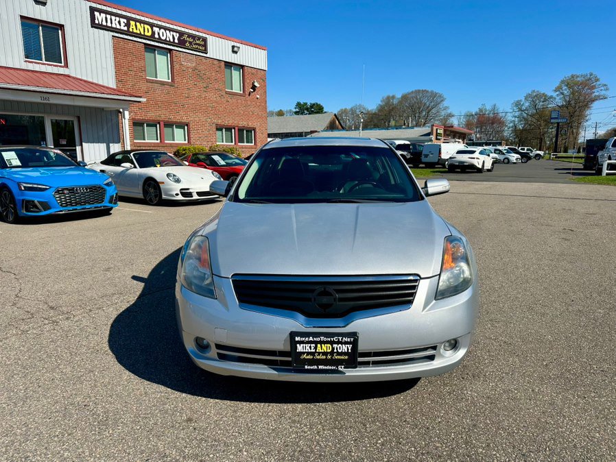 Used 2009 Nissan Altima 3.5 SL w/ Emergency Aid Pkg FWD image 2