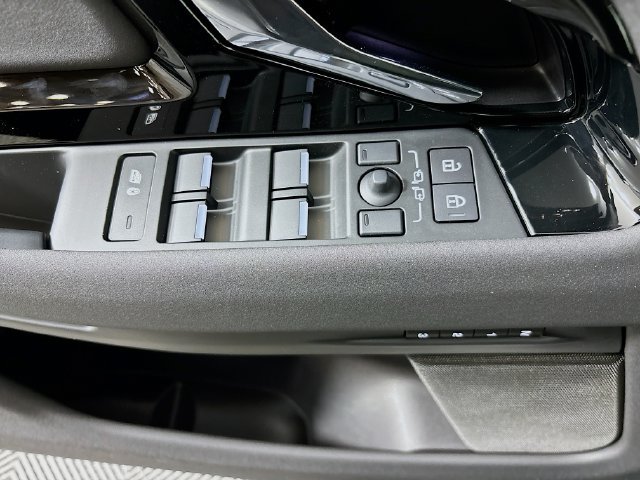 Used 2026 Land Rover Range Rover Evoque S AWD/4WD image 19