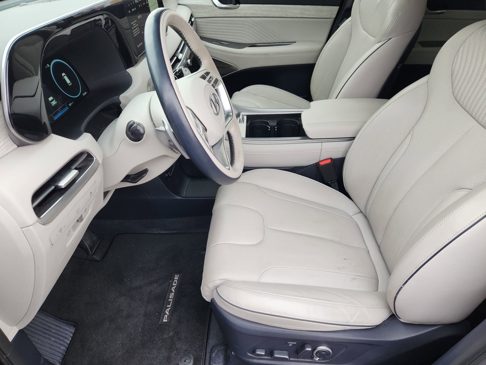 Used 2023 Hyundai Palisade Calligraphy image 17
