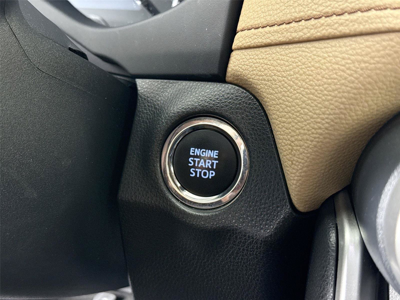 Used 2025 Toyota RAV4 XLE Premium AWD/4WD image 20