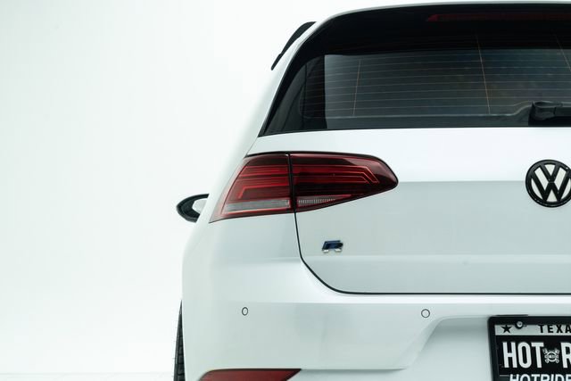 Used 2018 Volkswagen Golf R 4-Door image 17