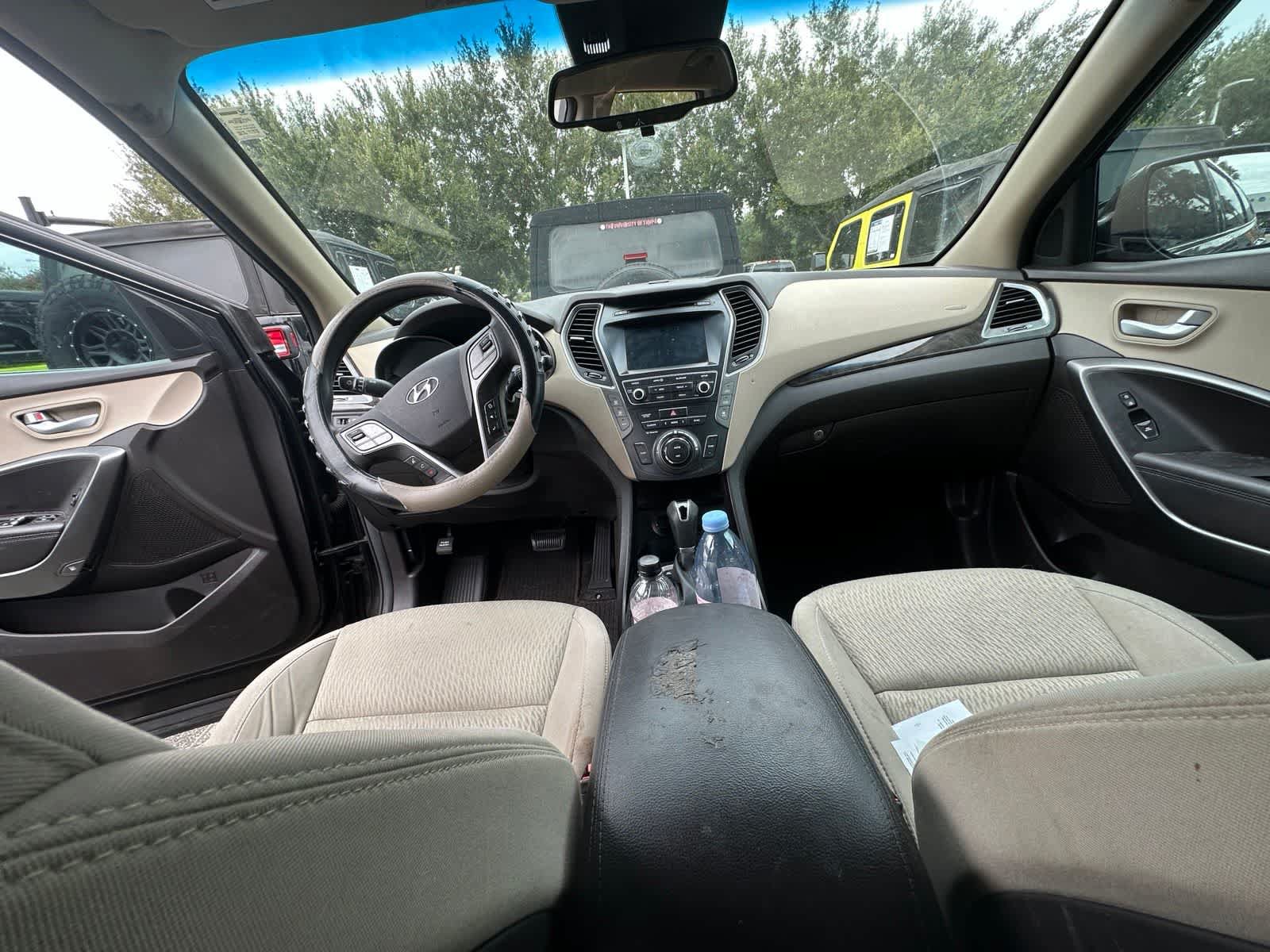 Used 2017 Hyundai Santa Fe SE FWD image 13