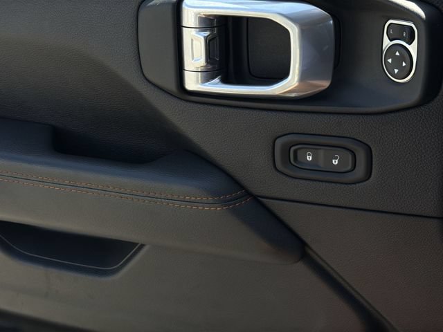 Used 2021 Jeep Gladiator Mojave AWD/4WD image 34