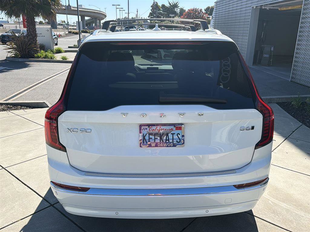 Used 2025 Volvo XC90 B6 Ultra w/ Lounge Package image 7