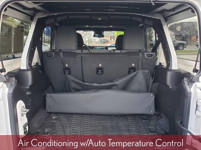 Used 2025 Jeep Wrangler Willys image 11