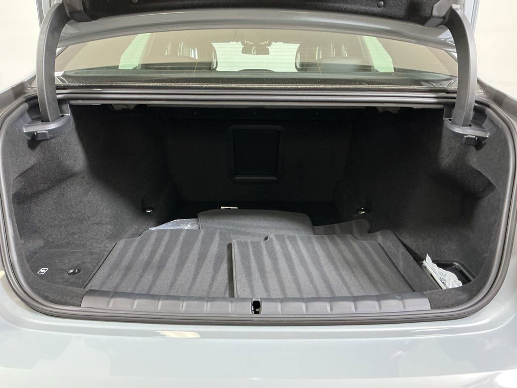 Certified 2025 BMW 740i w/ Premium Package image 30