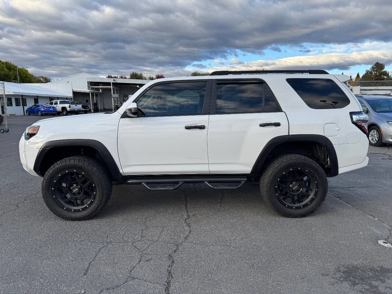 Used 2014 Toyota 4Runner SR5 image 2