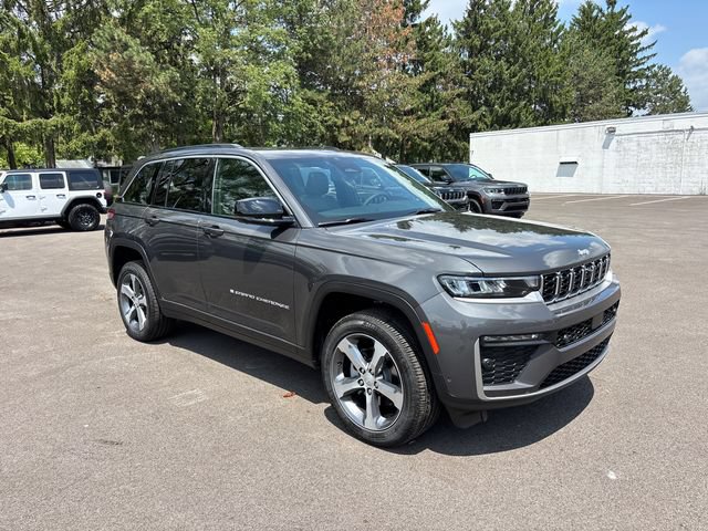 New 2026 Jeep Grand Cherokee Limited w/ Luxury Tech Group II AWD/4WD image 2