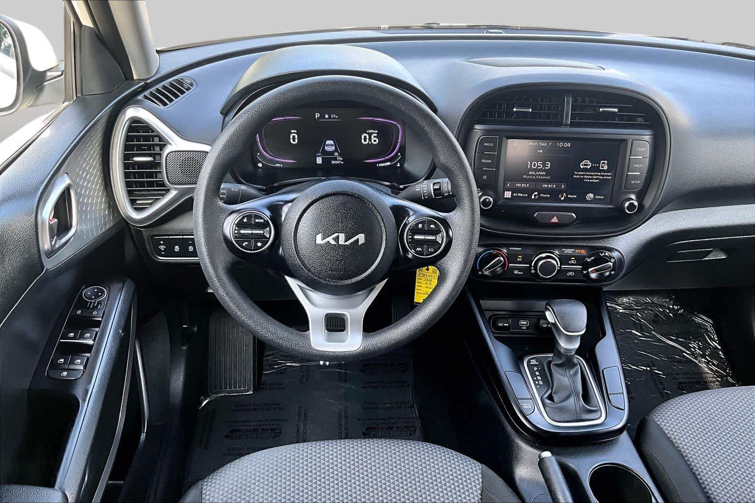 Used 2023 Kia Soul LX FWD image 6