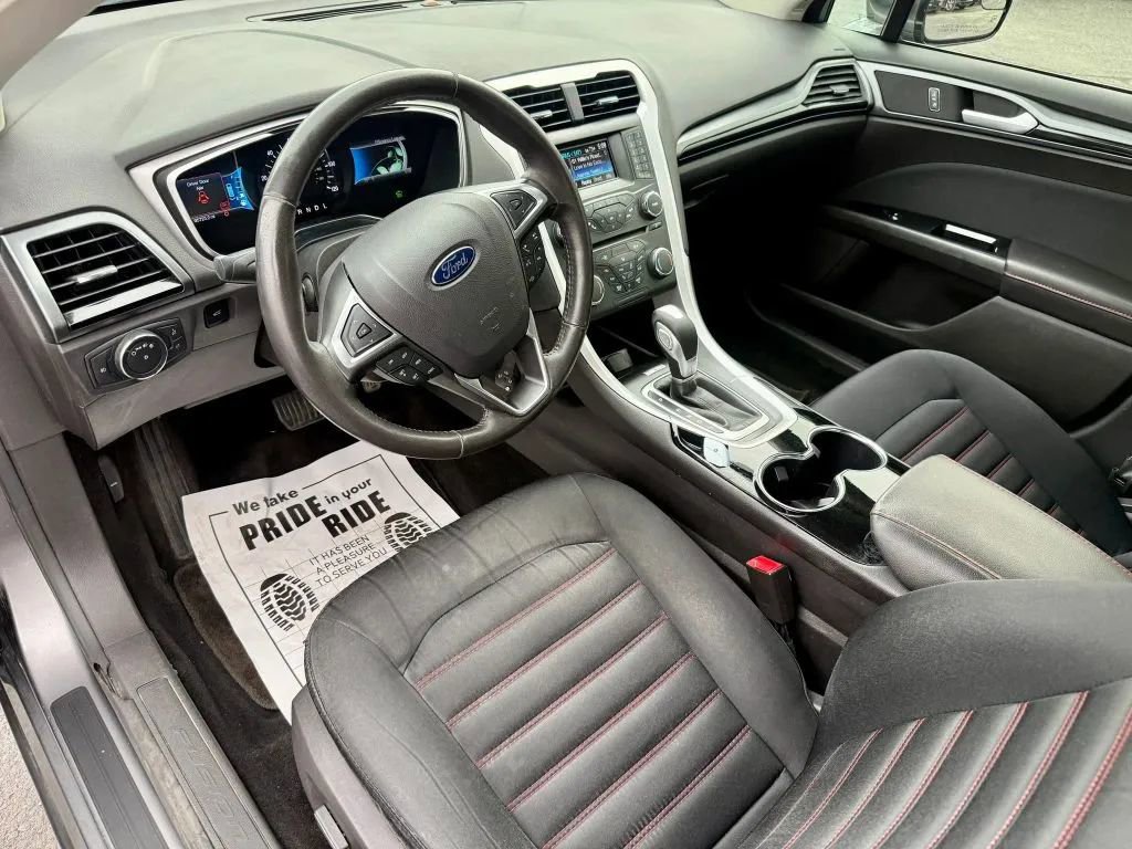 Used 2014 Ford Fusion SE w/ Equipment Group 501A image 2