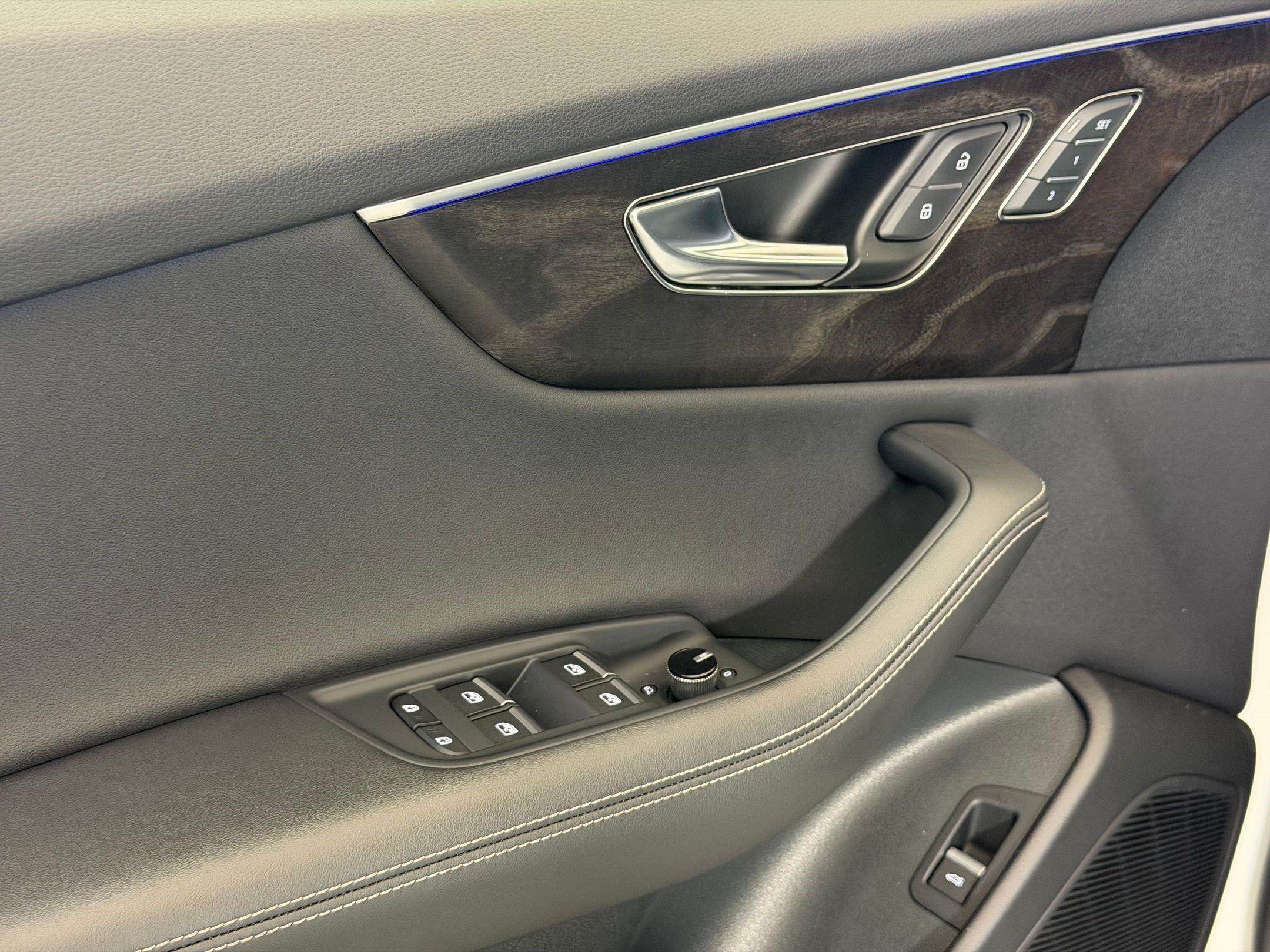 Certified 2023 Audi Q8 Premium Plus w/ Premium Plus Package AWD/4WD image 13