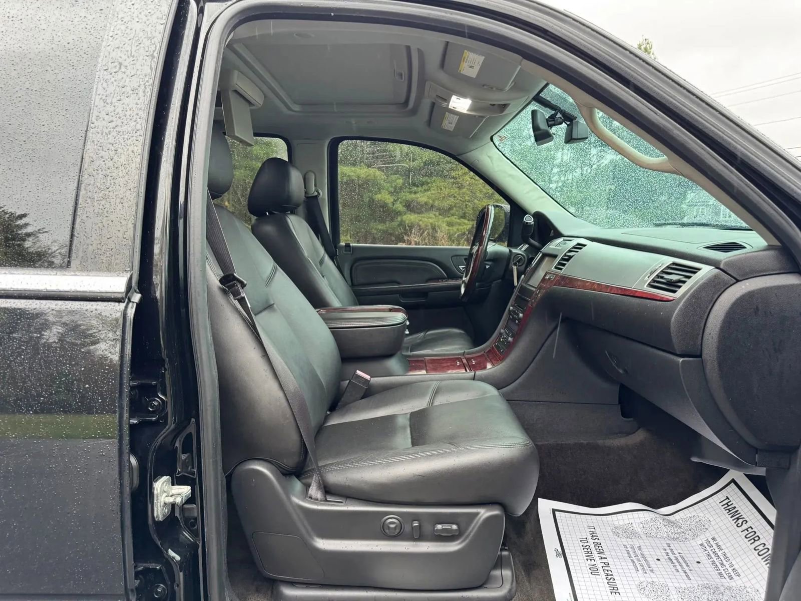 Used 2014 Cadillac Escalade Premium AWD/4WD image 17
