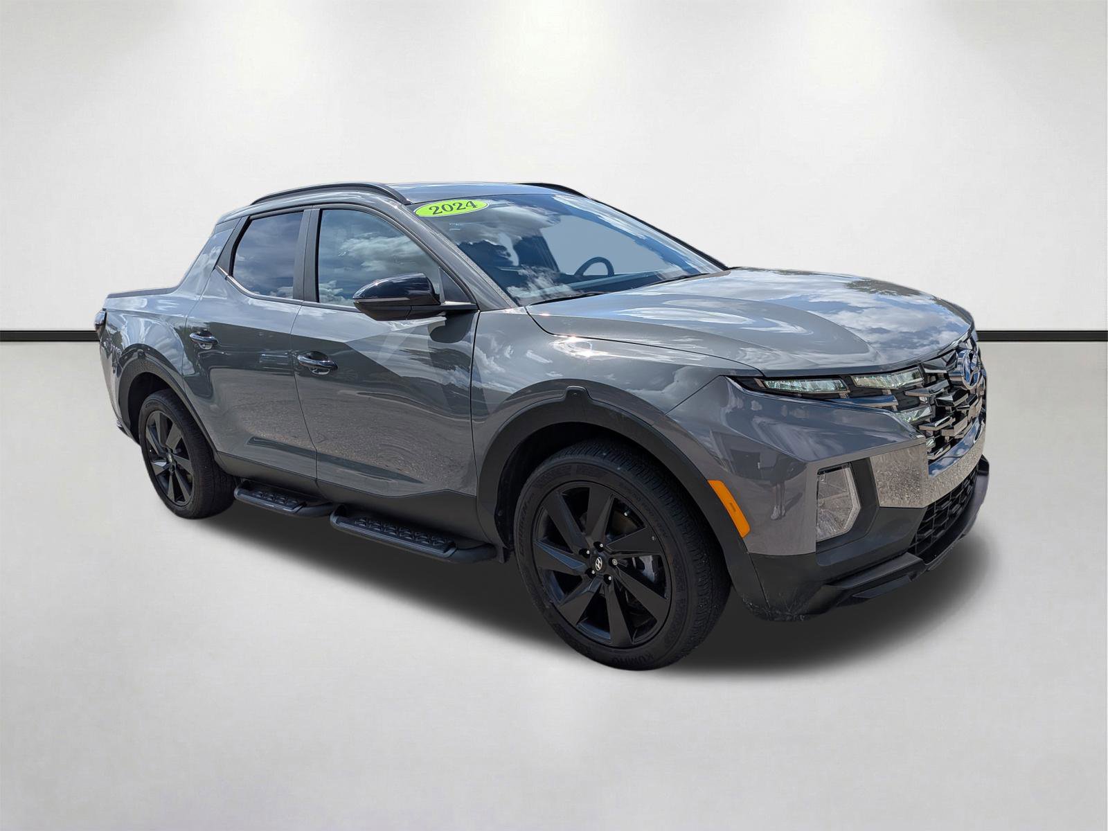 Used 2024 Hyundai Santa Cruz Night AWD/4WD image 2