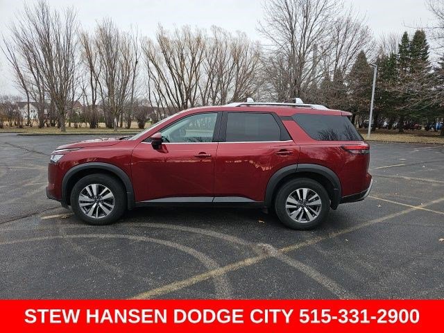 Used 2023 Nissan Pathfinder SL image 1