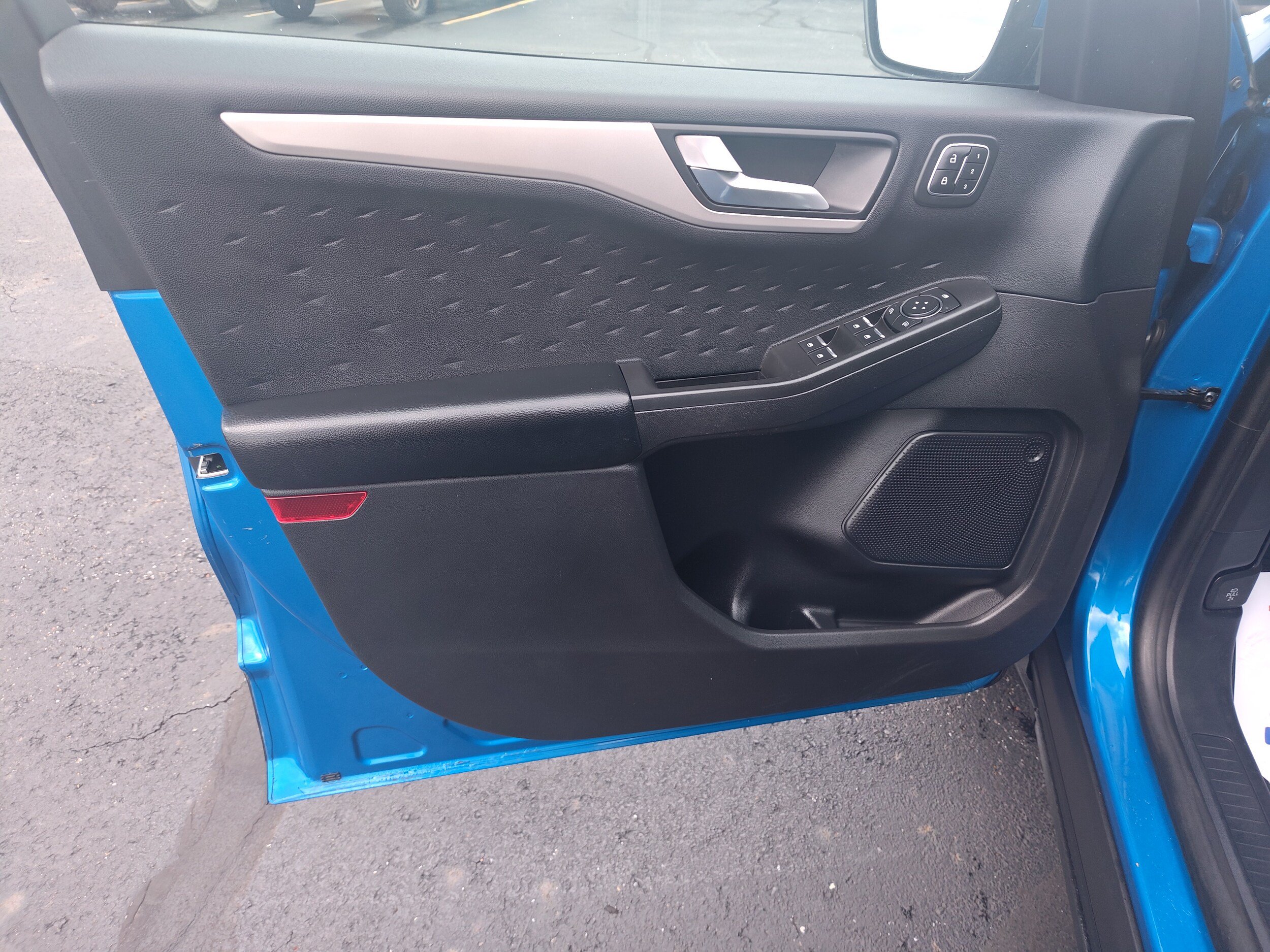 Used 2020 Ford Escape SEL FWD image 10