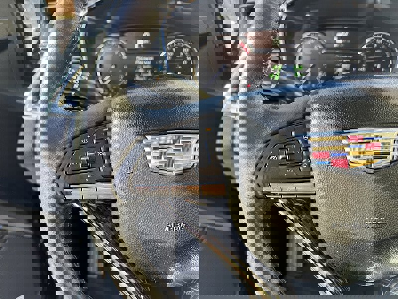 Used 2024 Cadillac XT6 Premium Luxury image 17