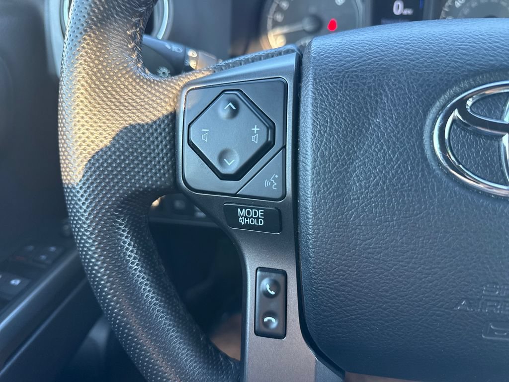 Used 2023 Toyota Tacoma TRD Off-Road w/ Technology Package AWD/4WD image 15