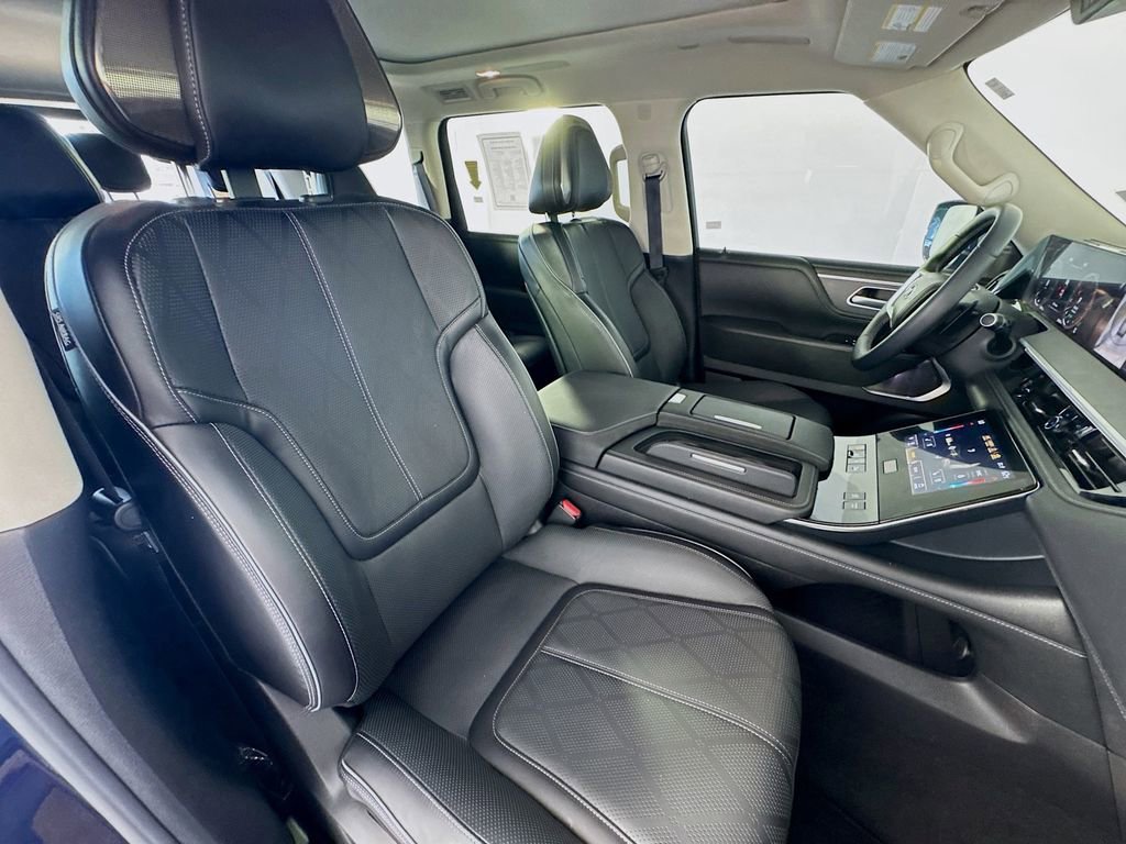 Used 2025 INFINITI QX80 Sensory image 31