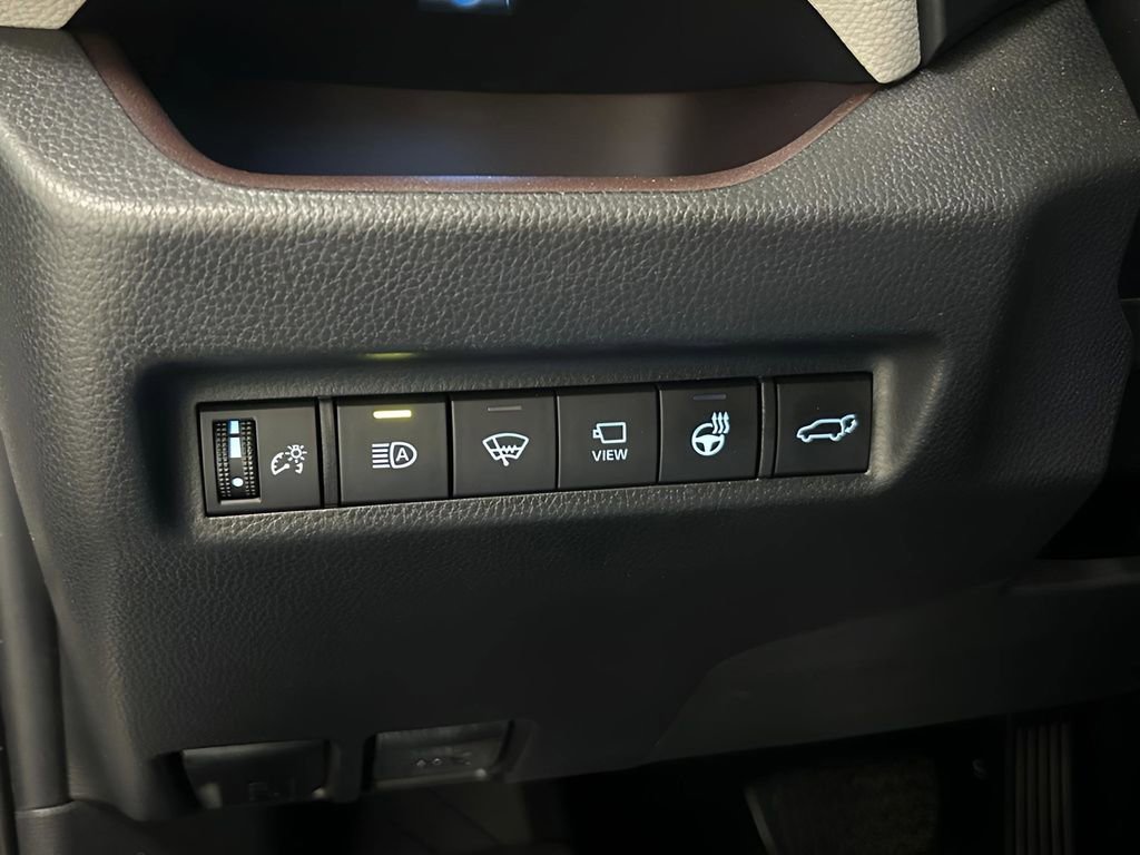 Used 2021 Toyota RAV4 Limited image 26