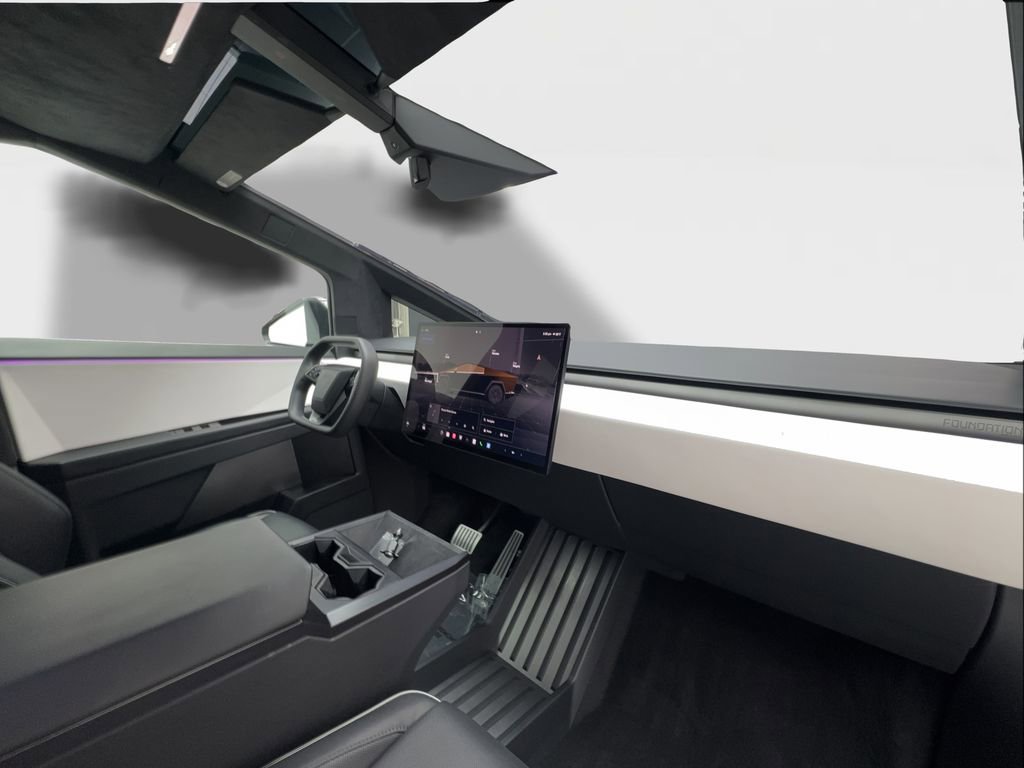 Used 2024 Tesla Cybertruck AWD Crew Cab image 31