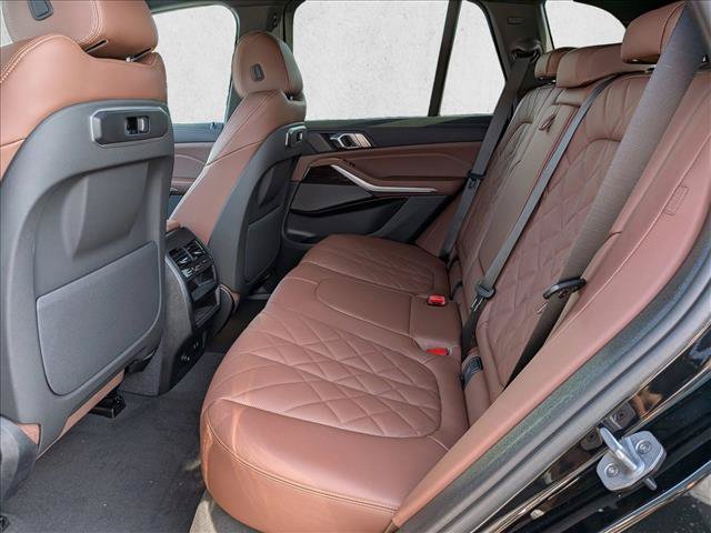 Used 2026 BMW X5 xDrive40i w/ M Sport Package AWD/4WD image 17