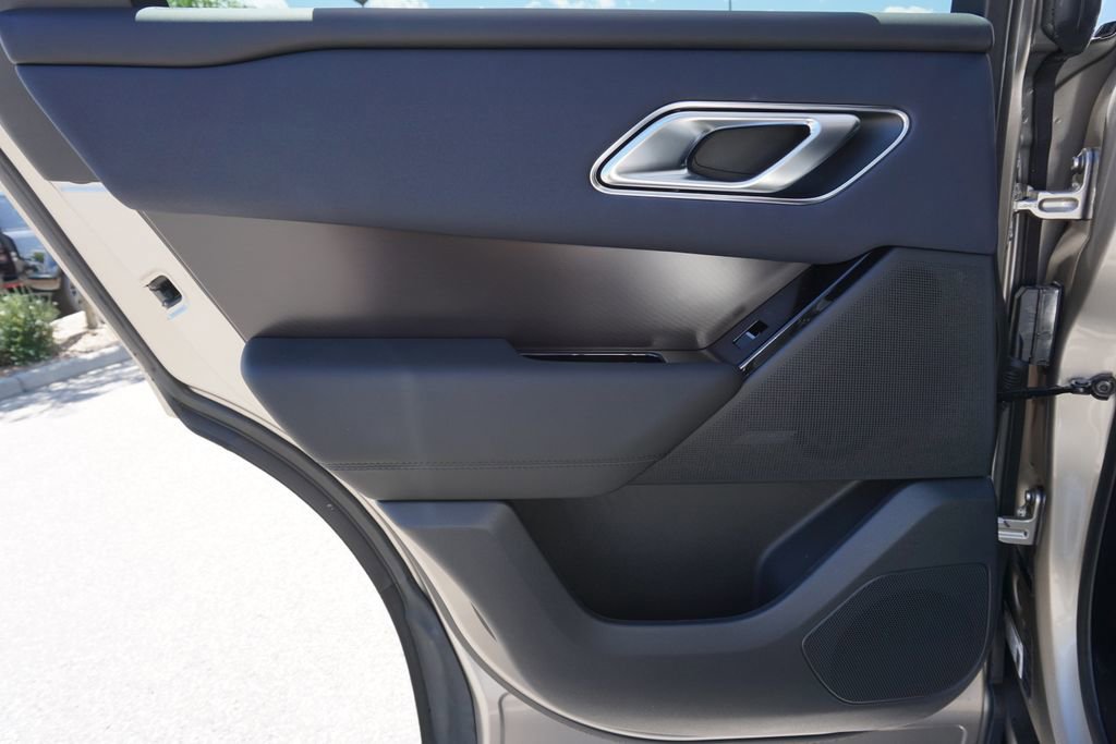 New 2026 Land Rover Range Rover Velar Dynamic SE image 28