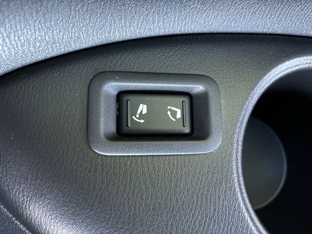 Used 2022 Nissan Armada Platinum w/ Captain's Chairs Package image 25