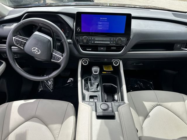Used 2025 Toyota Grand Highlander AWD image 26