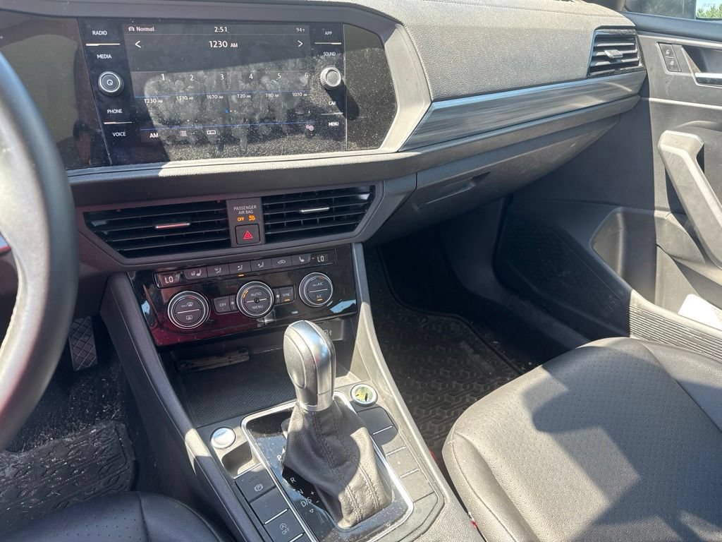 Used 2019 Volkswagen Jetta SEL w/ Cold Weather Package FWD image 19