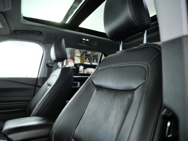 Certified 2021 Ford Explorer Limited AWD/4WD image 17