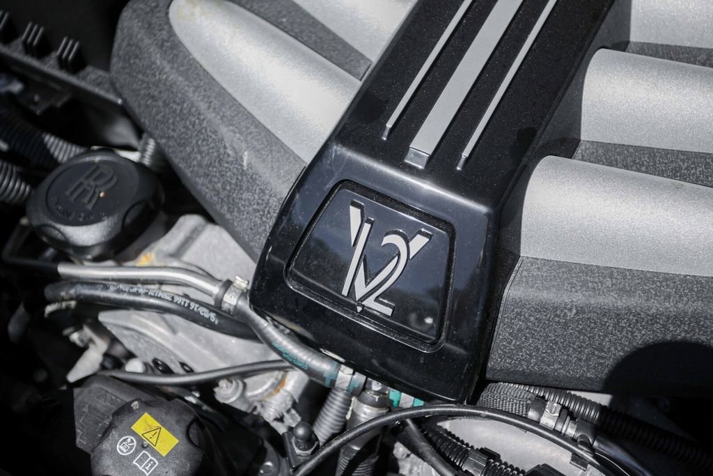 Used 2016 Rolls-Royce Dawn image 22