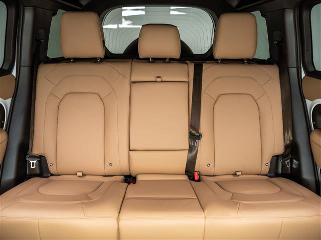 New 2026 Land Rover Defender 110 X-Dynamic SE AWD/4WD image 17