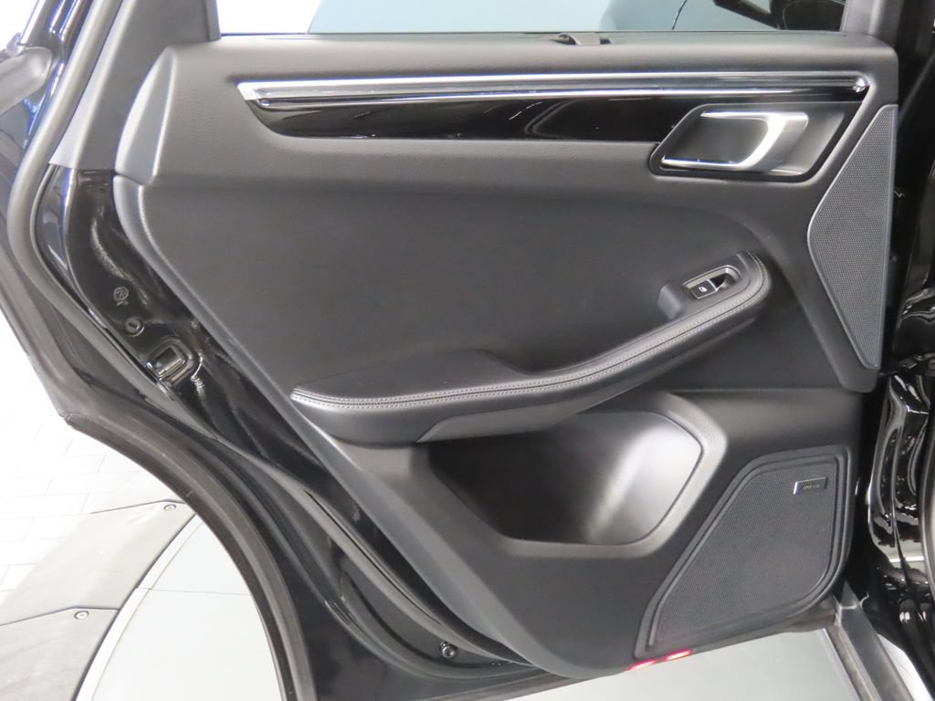 Certified 2026 Porsche Macan AWD/4WD image 47