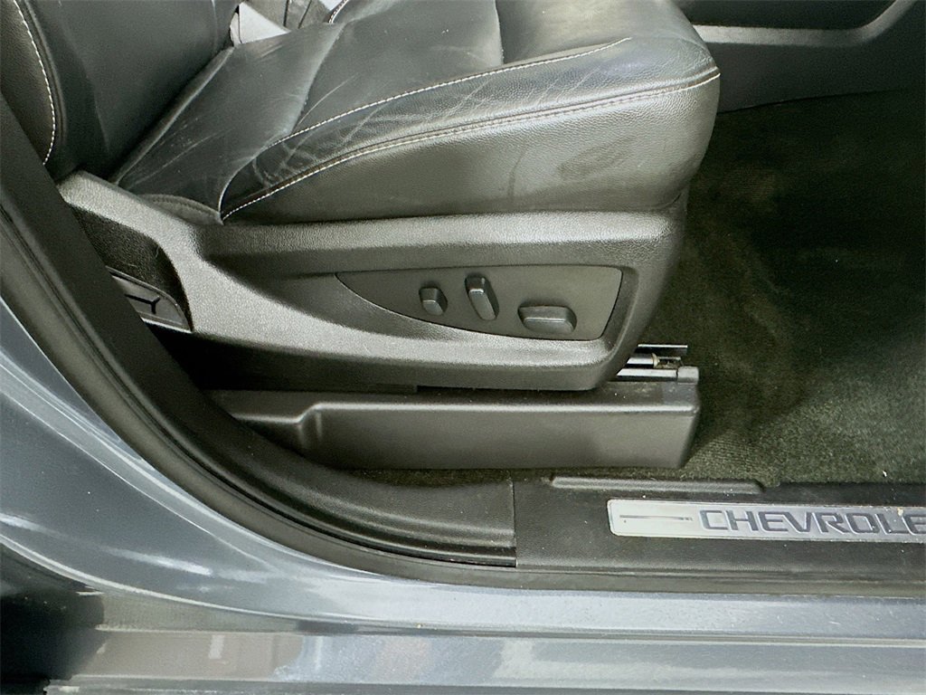 Used 2018 Chevrolet Suburban LT image 23