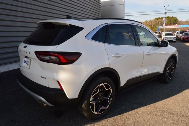 New 2026 Ford Escape Platinum w/ Premium Technology Package image 3