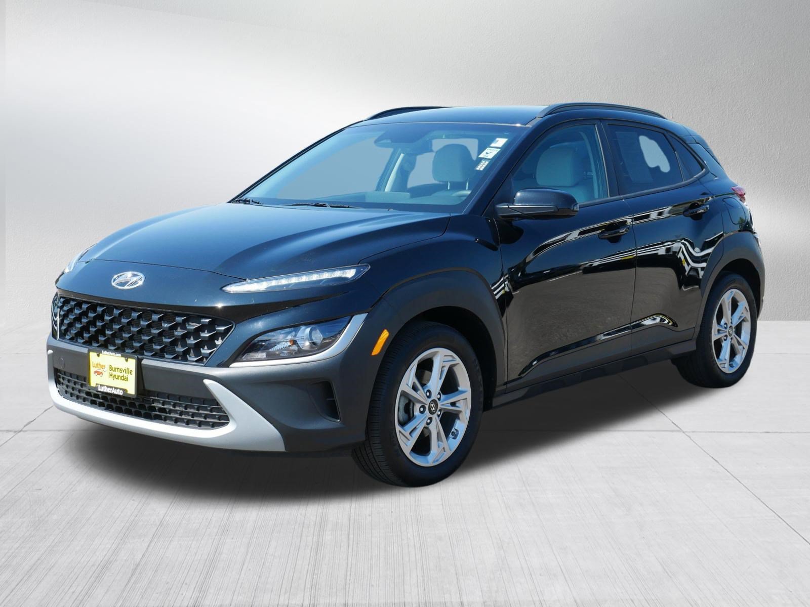 Used 2023 Hyundai Kona SEL FWD image 3