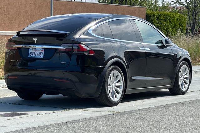 Used 2017 Tesla Model X 75D AWD/4WD image 4