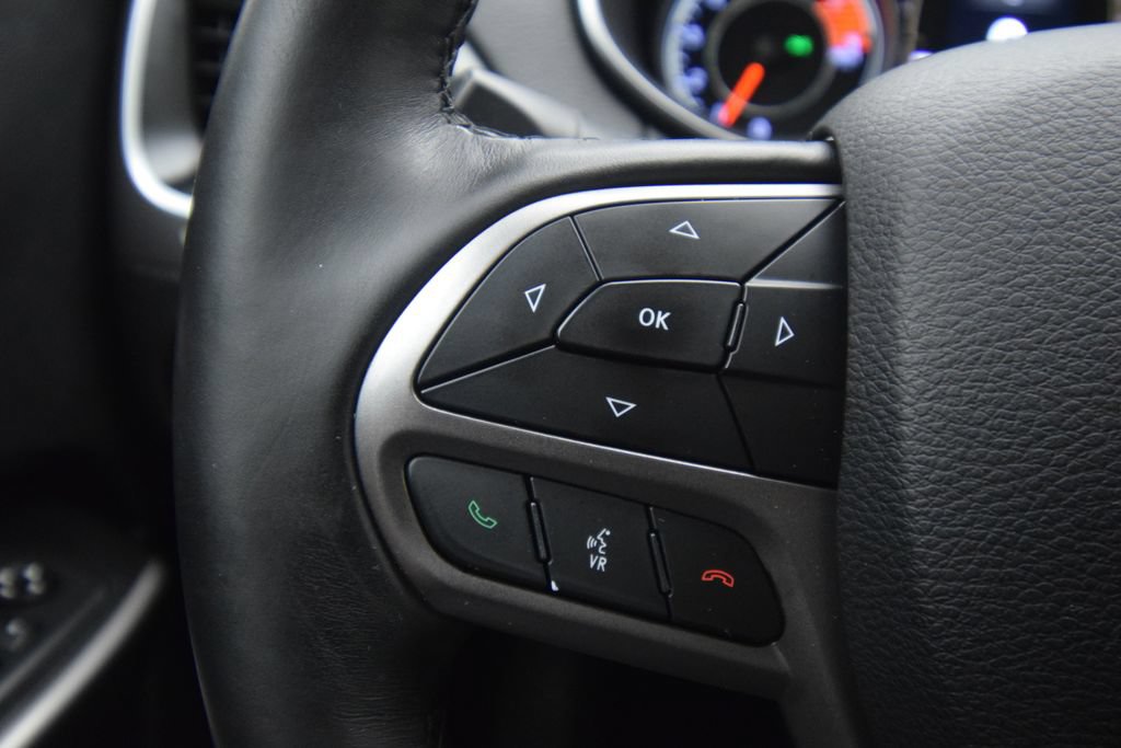 Used 2019 Jeep Cherokee Latitude Plus w/ Cold Weather Group AWD/4WD image 35