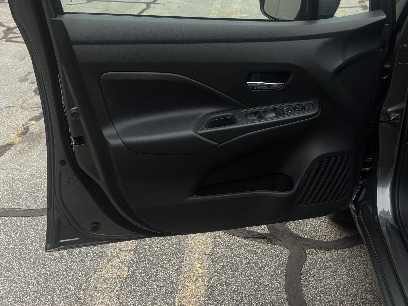 Used 2025 Nissan Versa SV FWD image 18