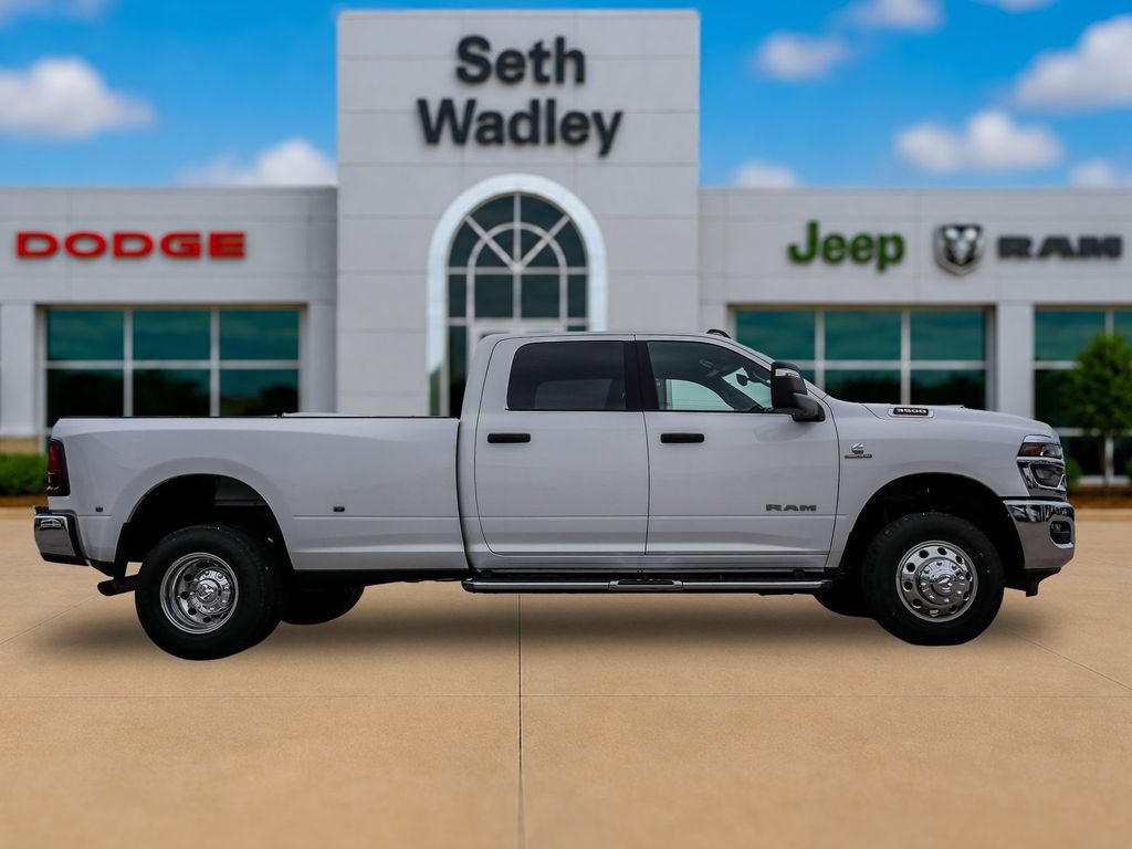 New 2026 RAM 3500 Big Horn AWD/4WD image 8