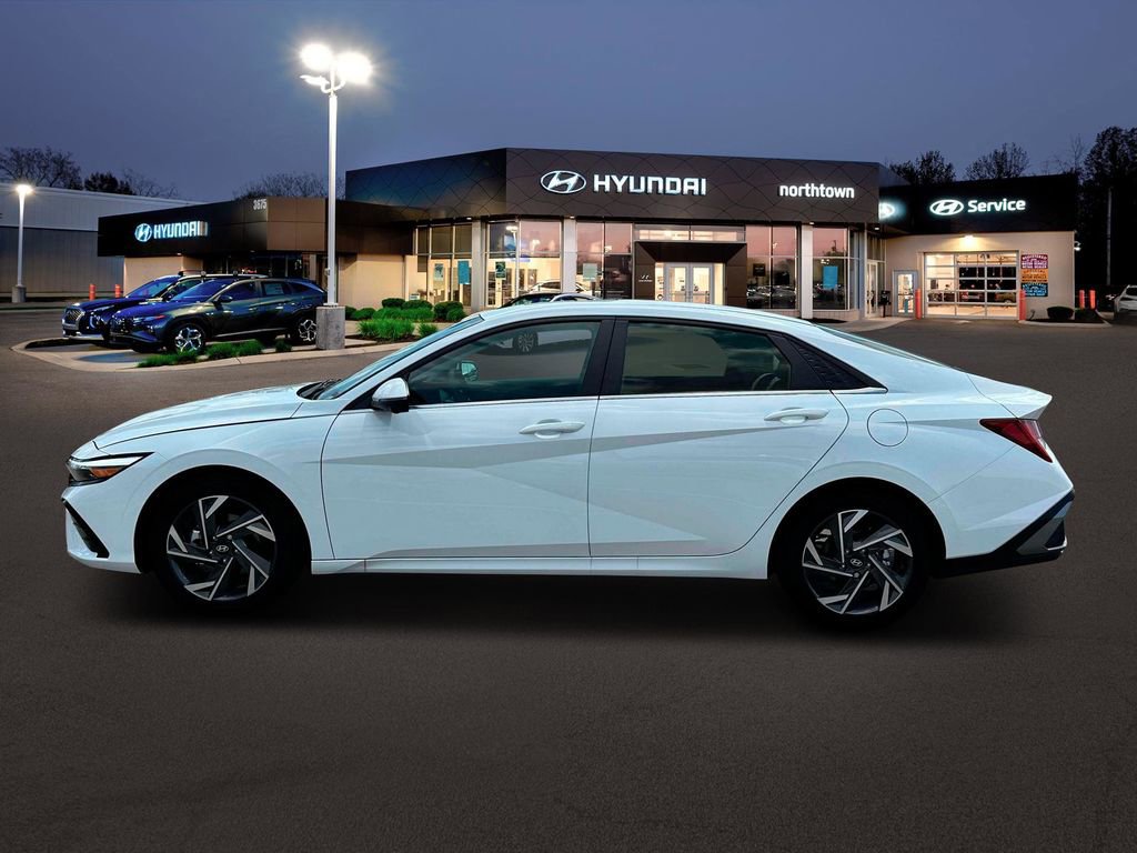 New 2025 Hyundai Elantra Limited image 3