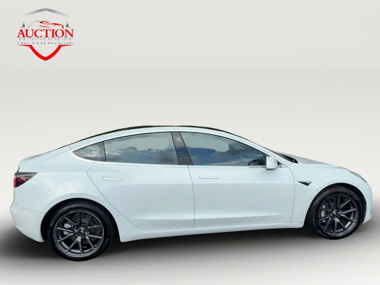 Used 2018 Tesla Model 3 Long Range RWD image 4