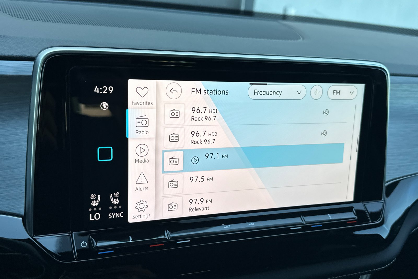 New 2026 Volkswagen Atlas Cross Sport SE AWD/4WD image 18