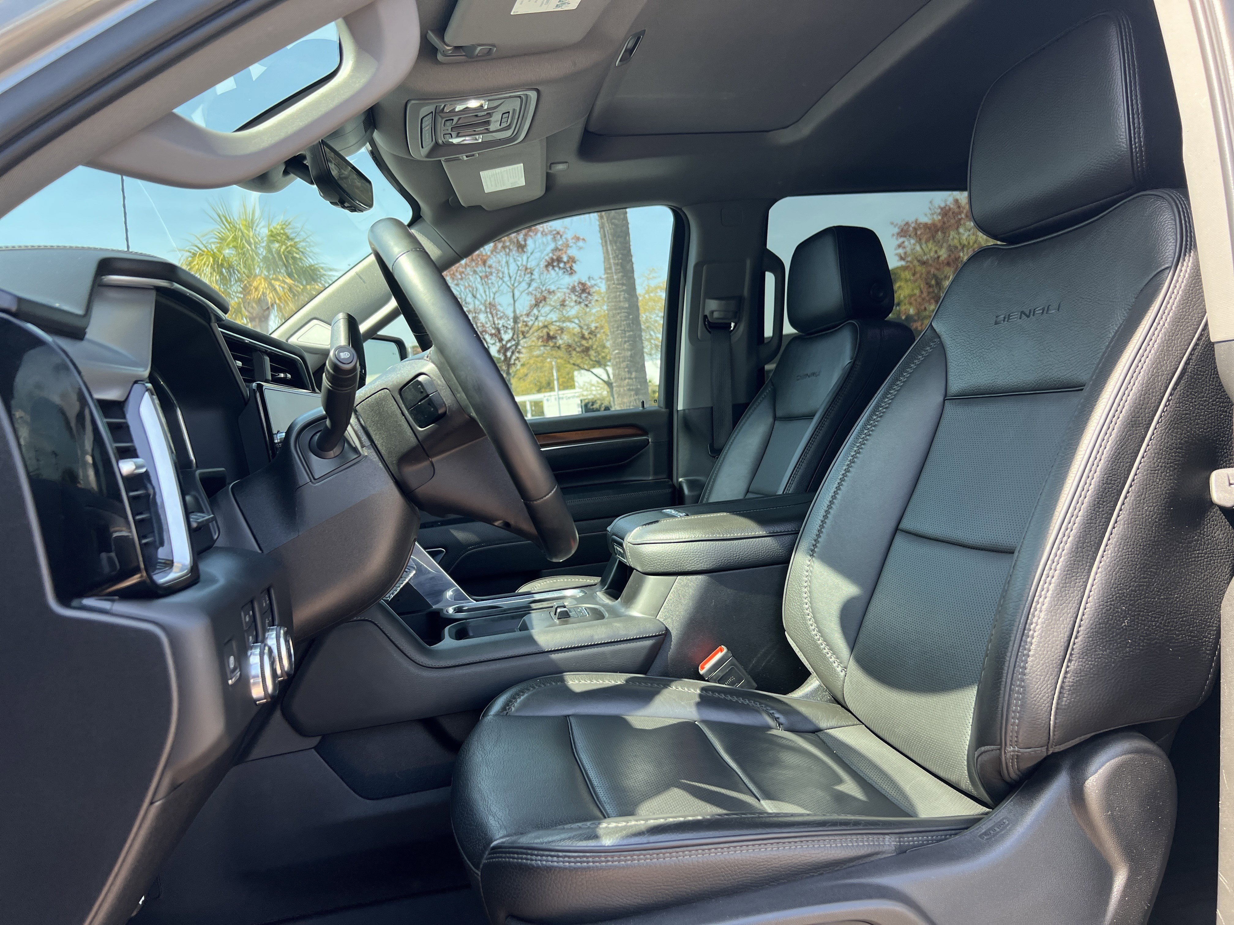 Used 2024 GMC Sierra 2500 Denali w/ Denali Reserve Package image 16