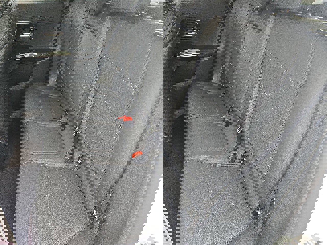 Used 2024 Mercedes-Benz GLC 300 w/ Winter Package image 13