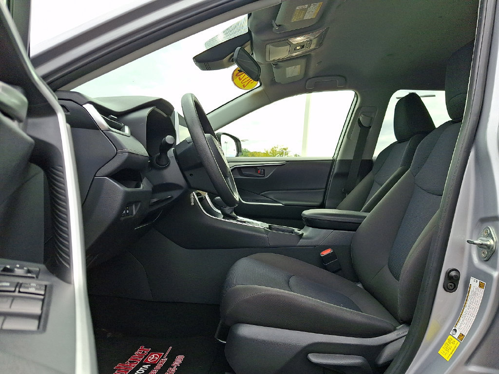 Certified 2025 Toyota RAV4 LE AWD/4WD image 14