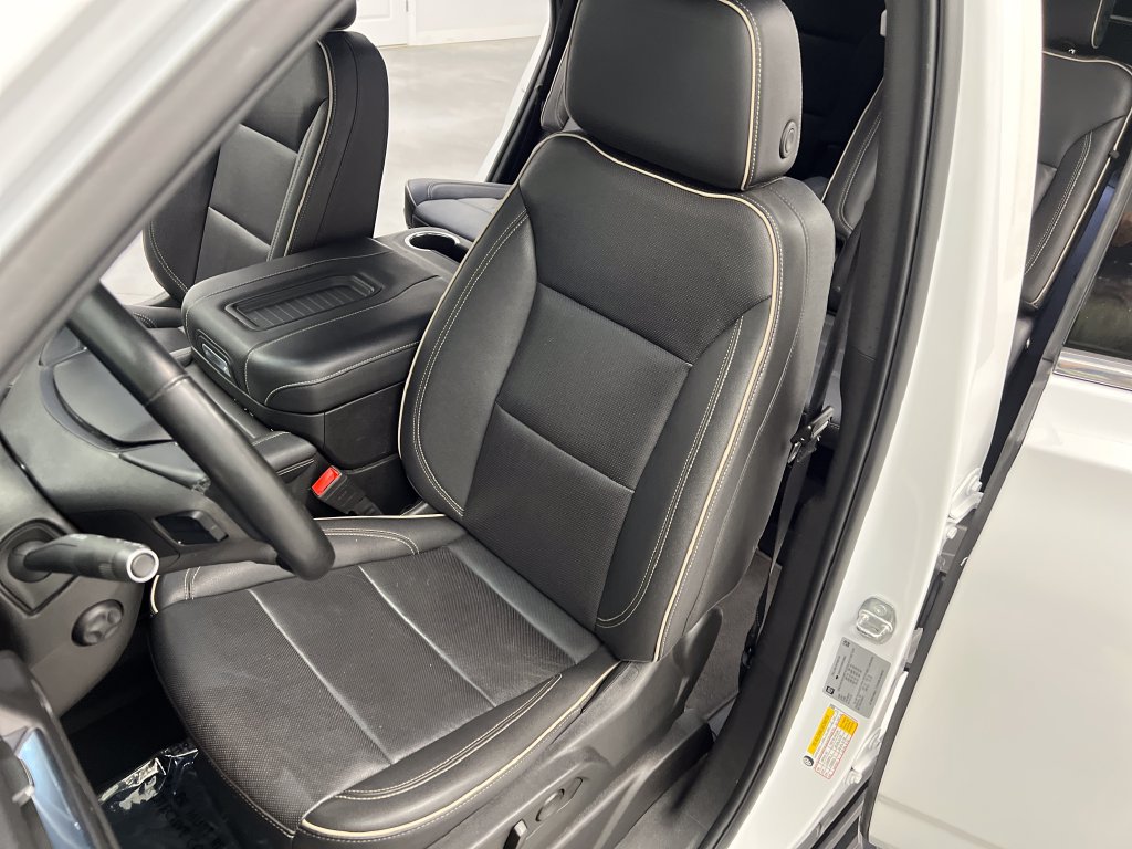 Used 2024 Chevrolet Tahoe Premier AWD/4WD image 11