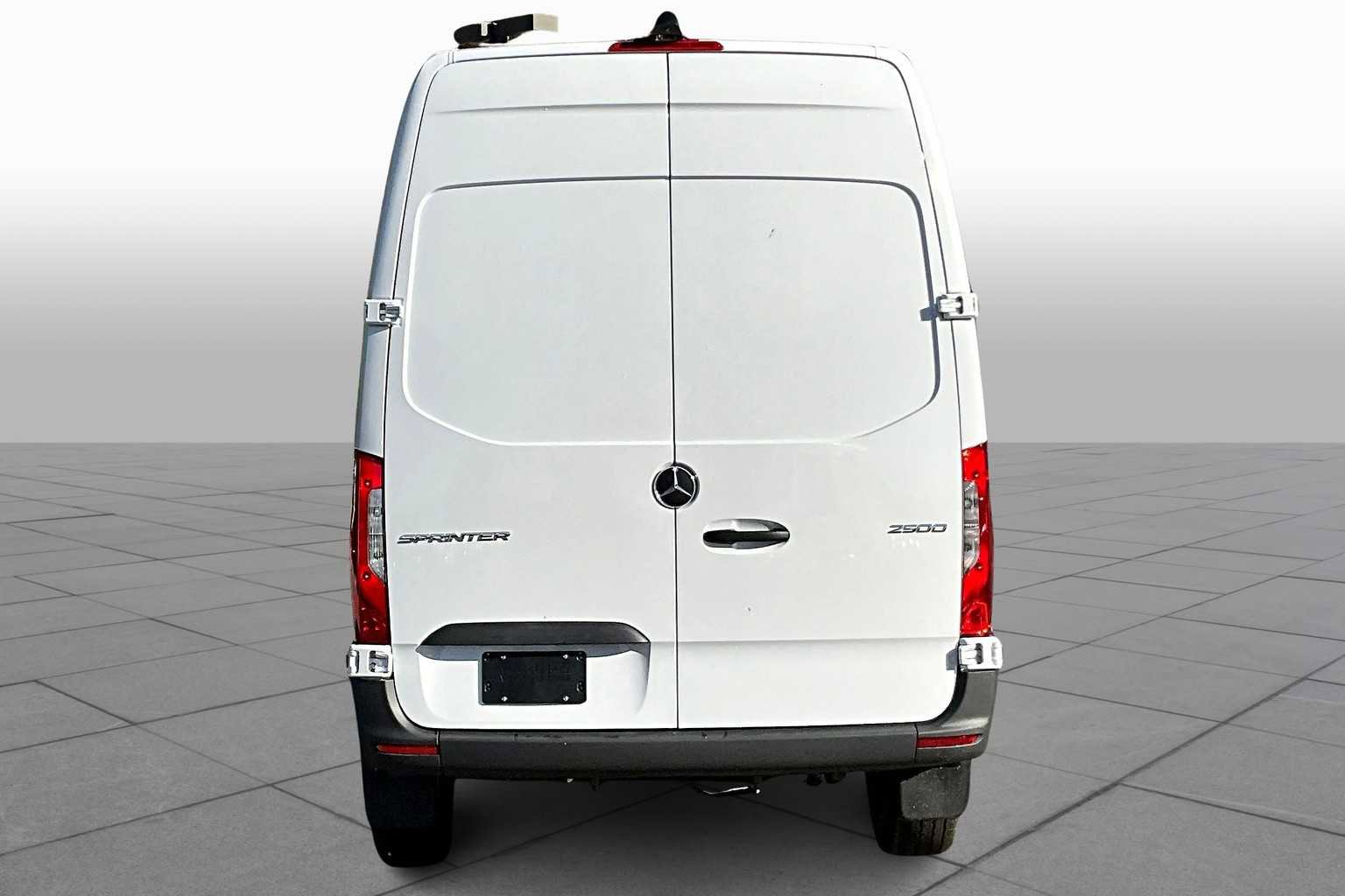 New 2025 Mercedes-Benz Sprinter 2500 image 4