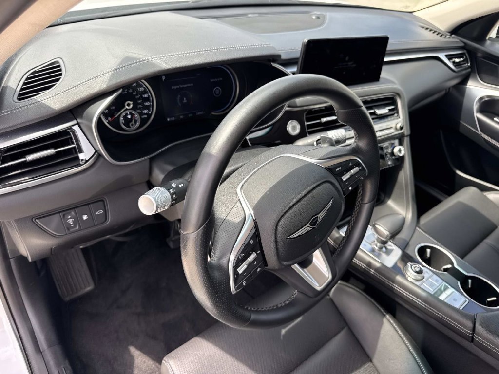 Used 2025 Genesis G70 2.5T RWD image 20