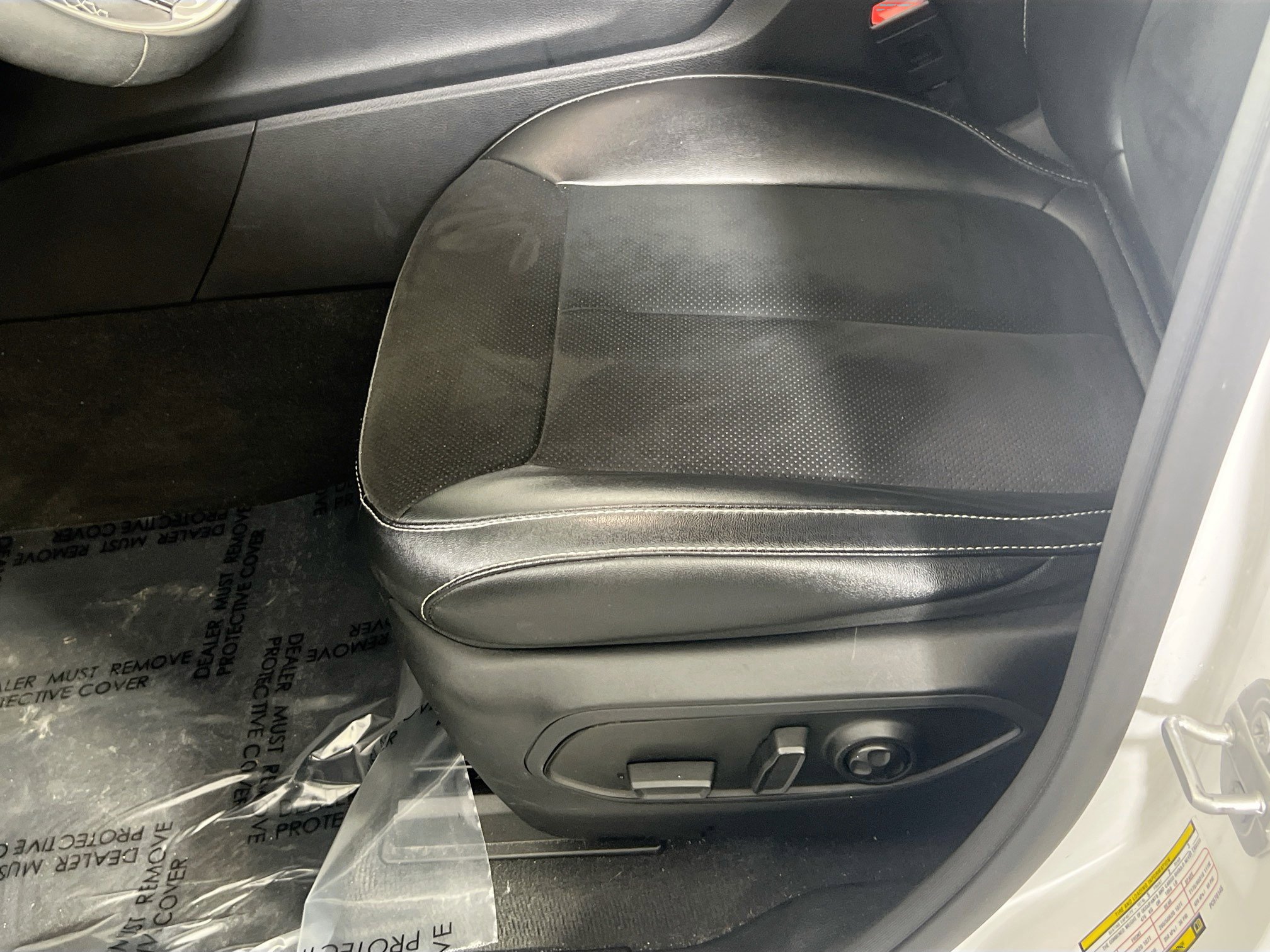 Used 2023 Jeep Grand Cherokee Altitude image 18